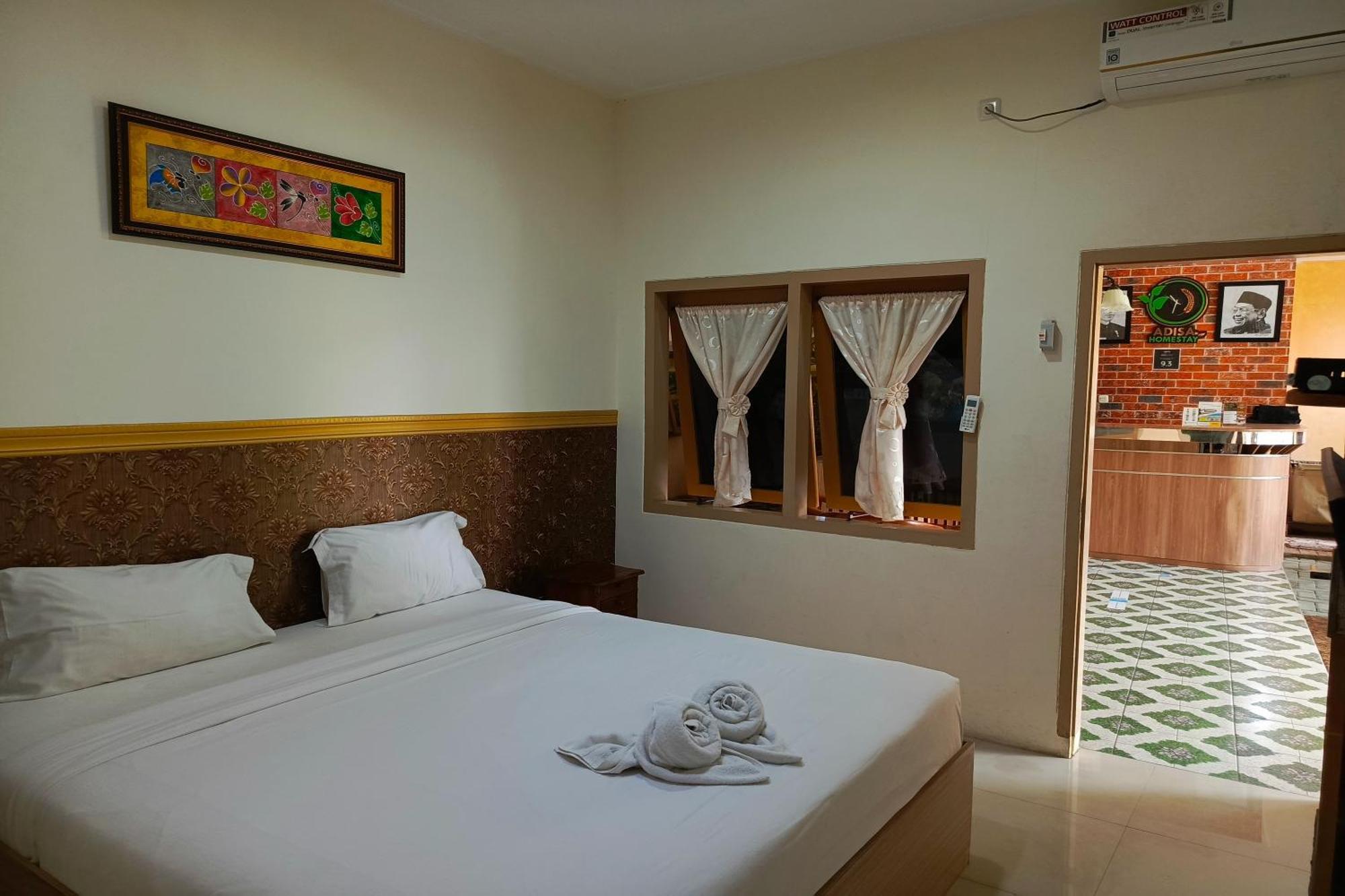 Adisa Homestay Malang Exterior photo