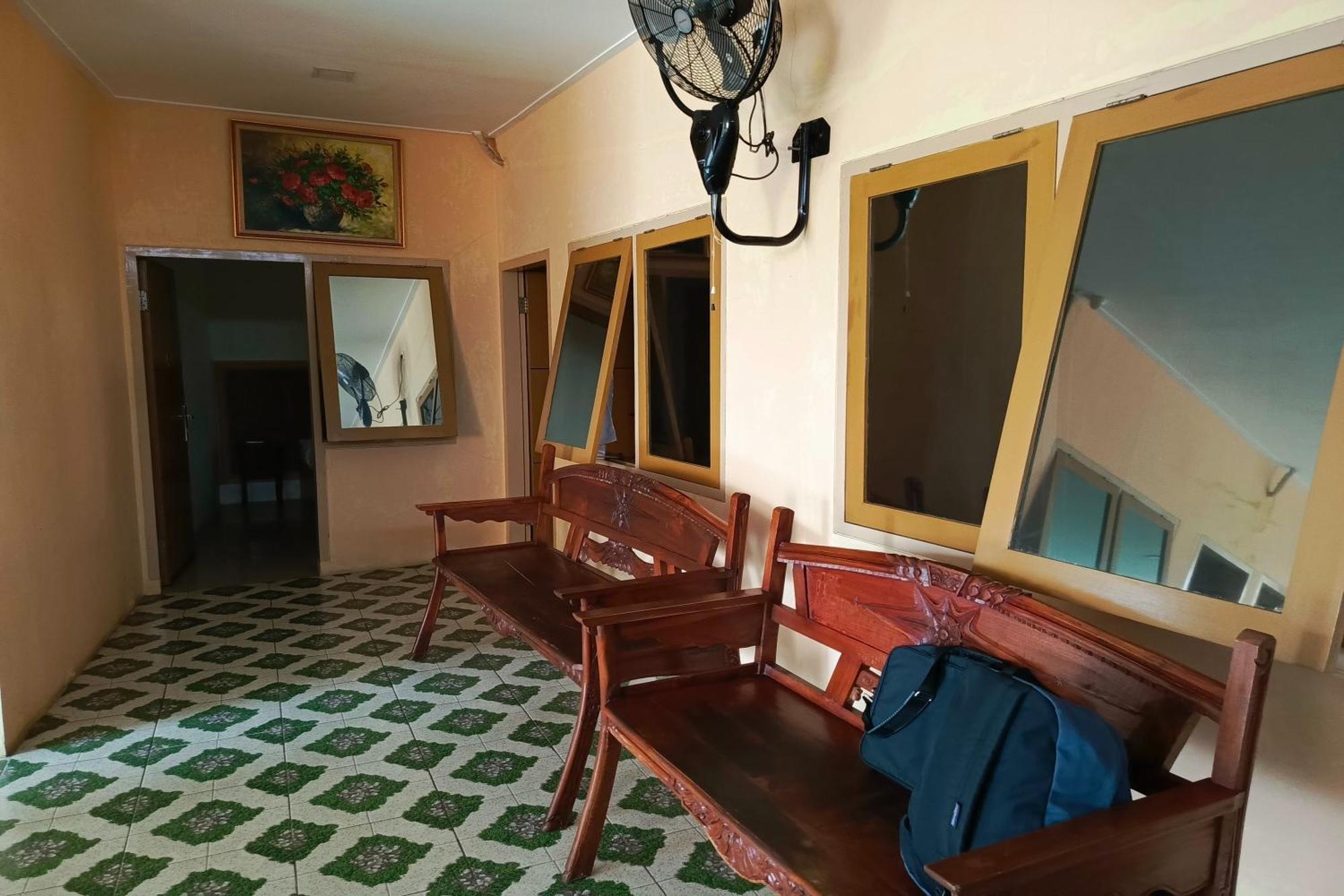 Adisa Homestay Malang Exterior photo